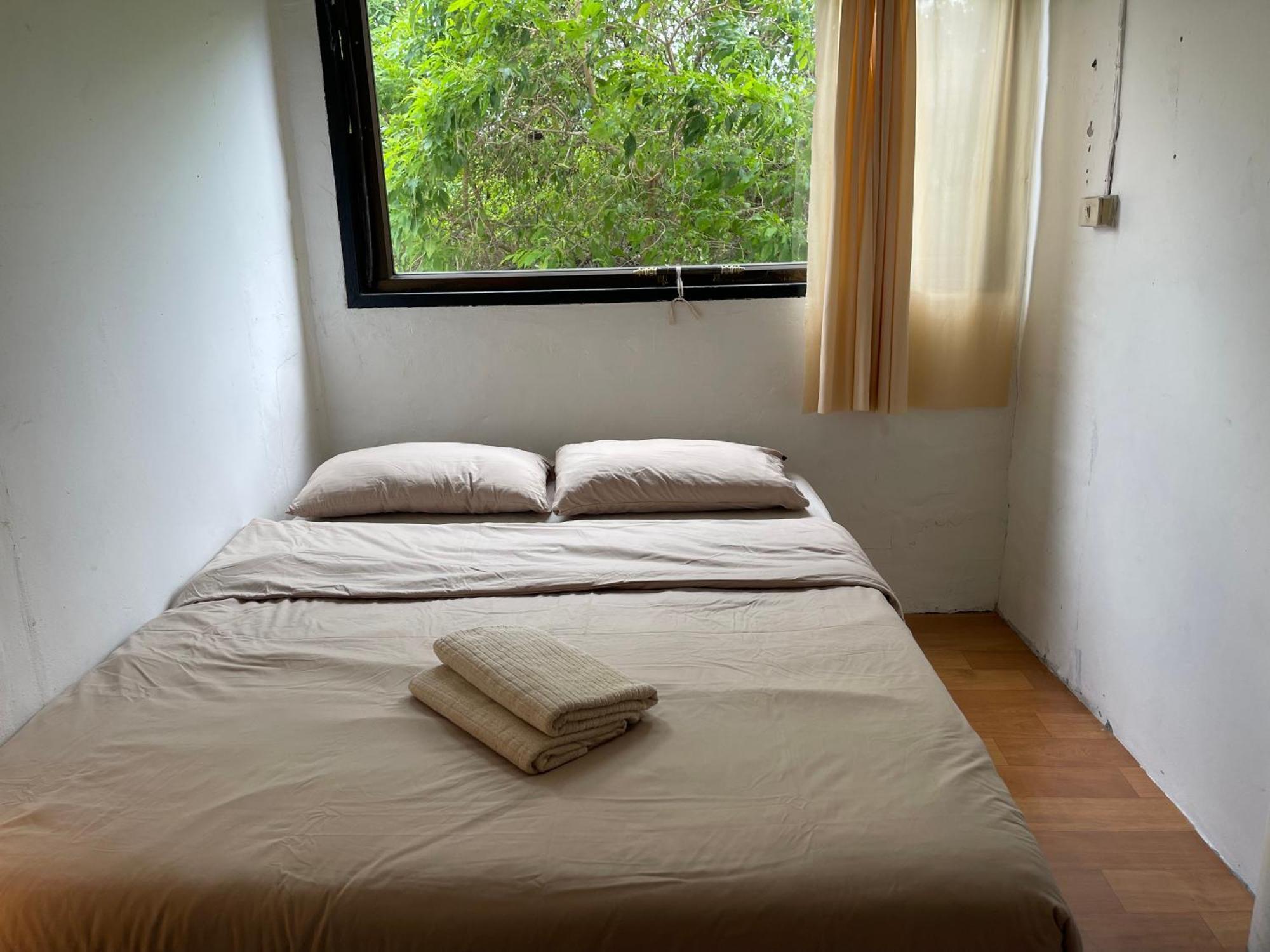 Budget Room Koh Phangan Pier With Ac Ngoại thất bức ảnh